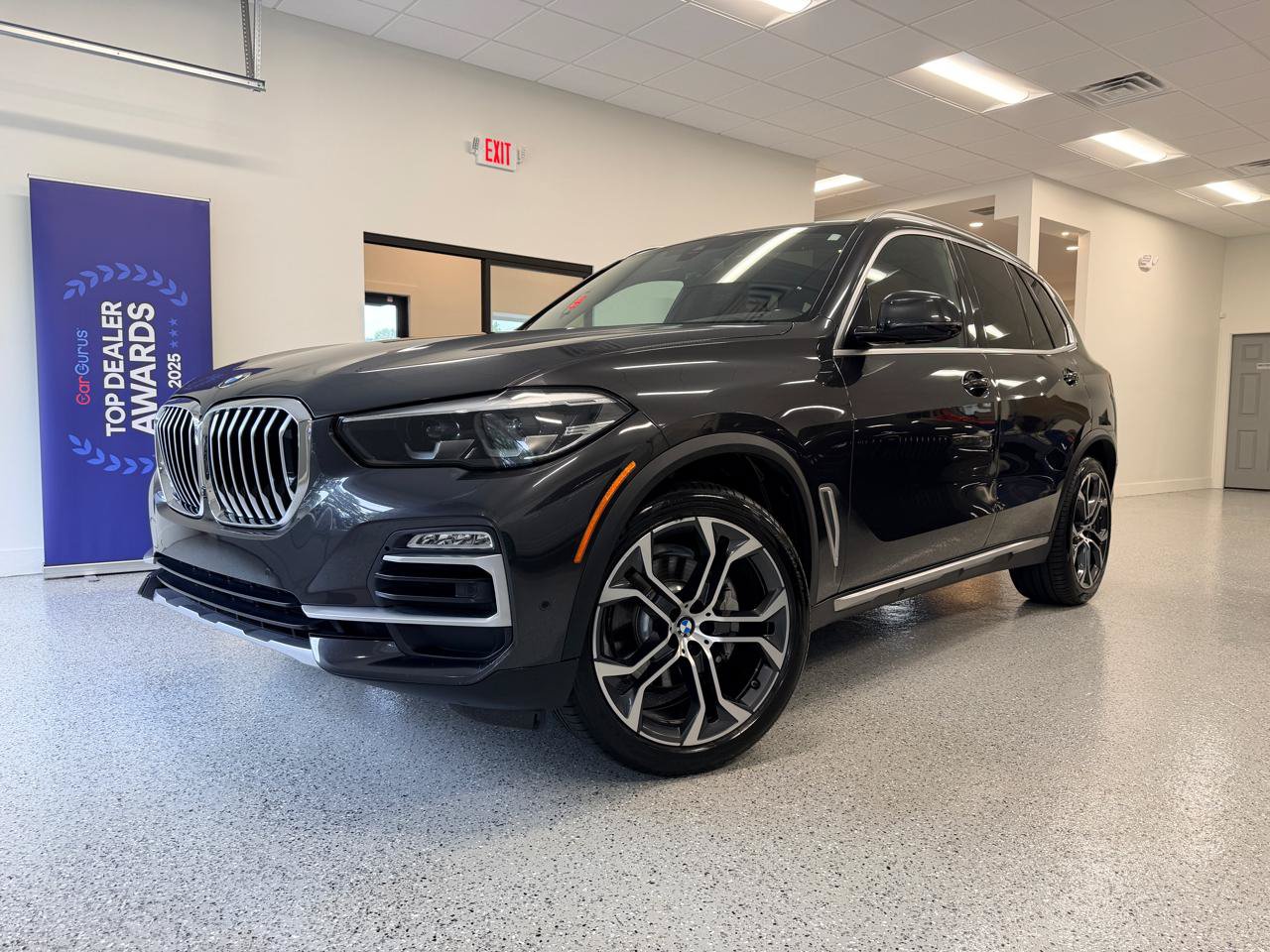 Used 2020 BMW X5 sDrive40i w/ Premium Package RWD image 2