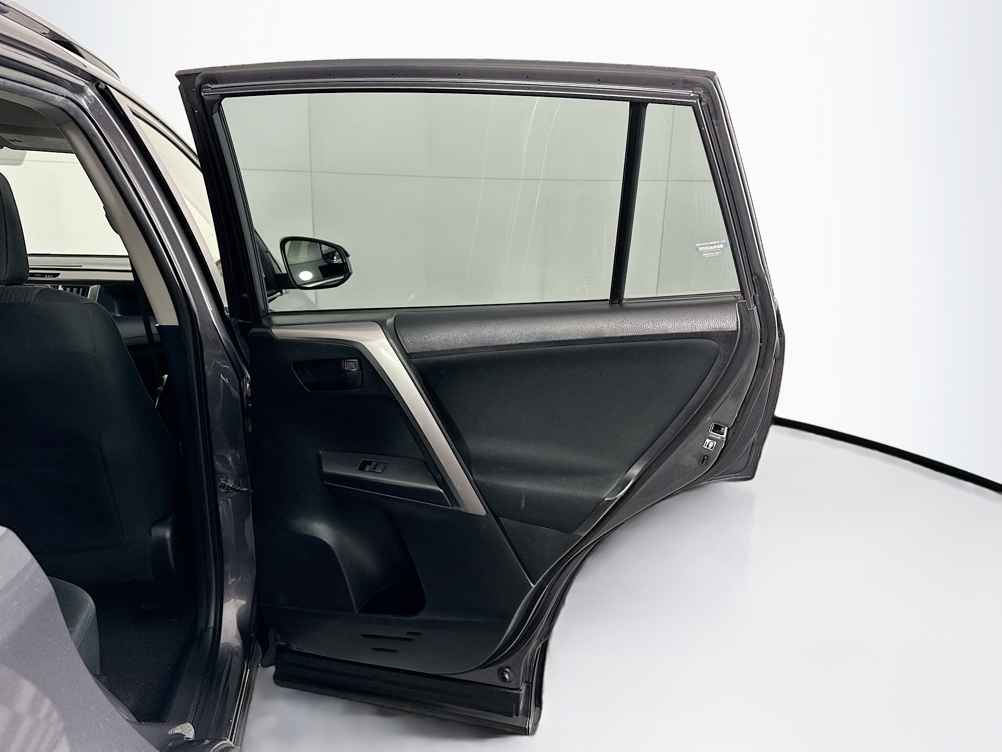 Used 2017 Toyota RAV4 LE image 27