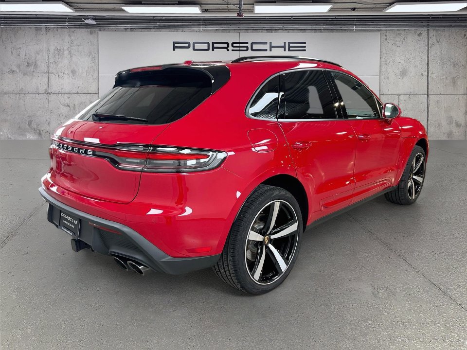 Certified 2026 Porsche Macan AWD/4WD image 9