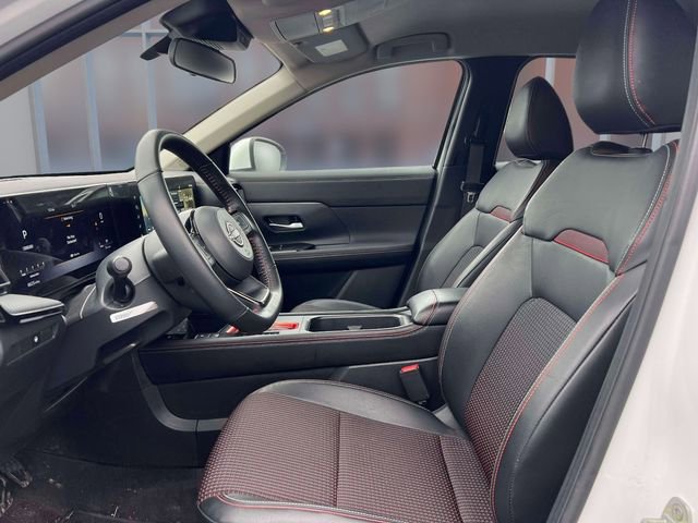 Used 2025 Nissan Kicks SR AWD/4WD image 17