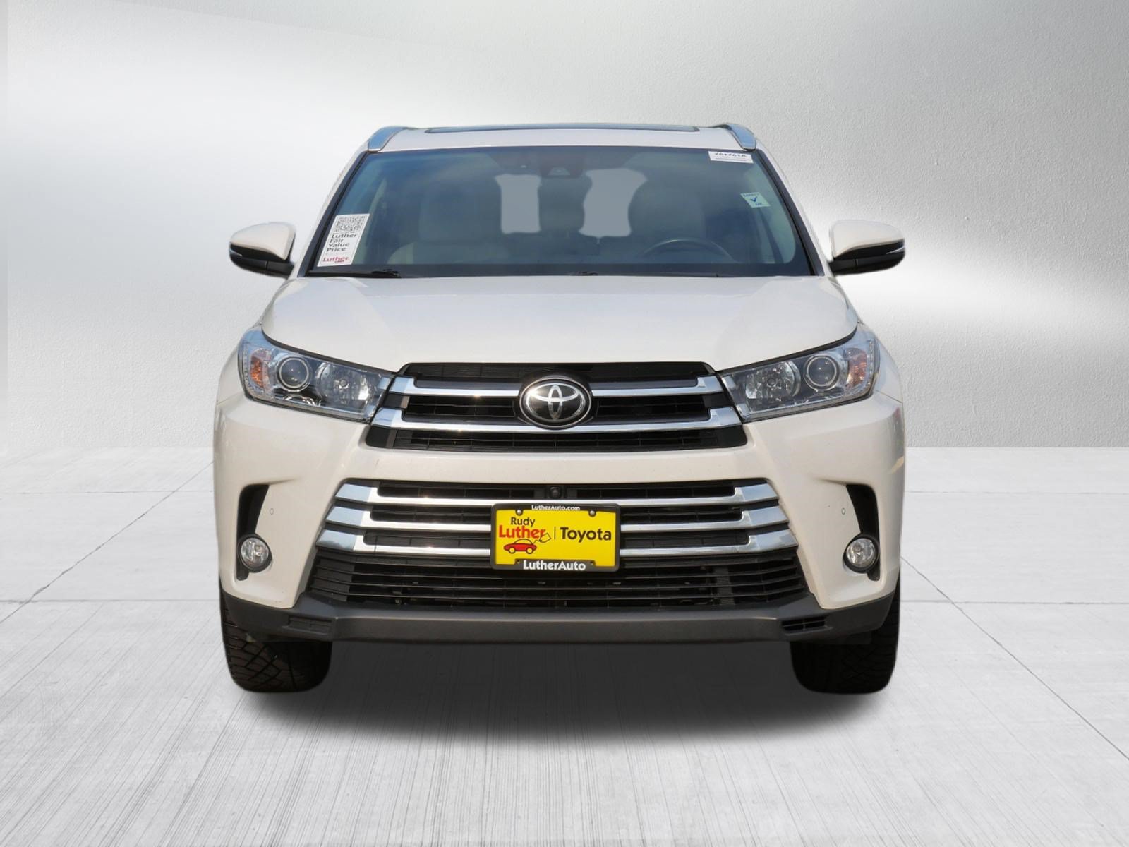 Certified 2017 Toyota Highlander Limited Platinum w/ Carpet Mat Package AWD/4WD image 2