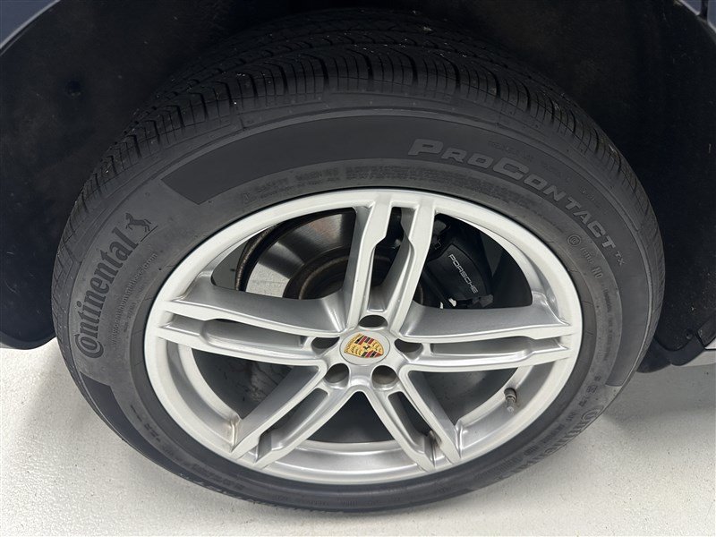 Used 2023 Porsche Macan AWD/4WD image 14