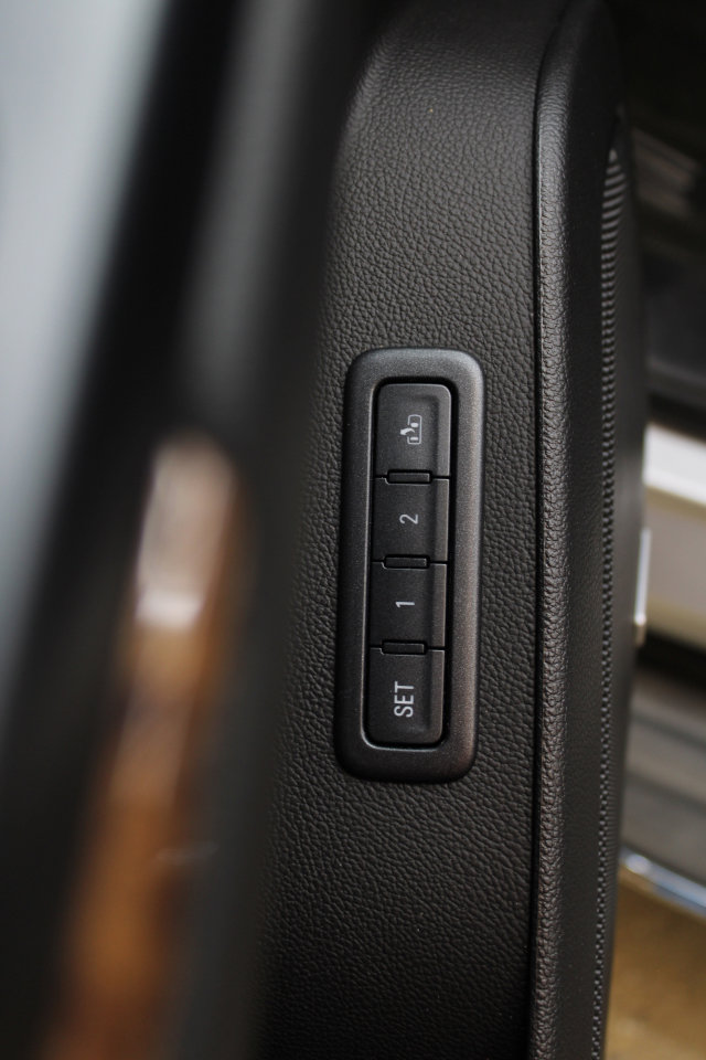 Used 2015 Chevrolet Tahoe LTZ image 26
