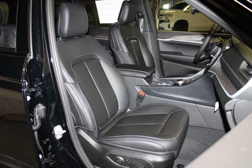 New 2026 Jeep Grand Cherokee Limited w/ Limited Altitude Package image 29