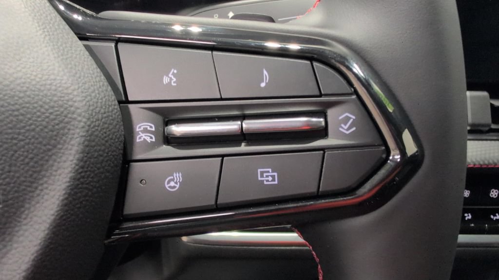 New 2026 Chevrolet Equinox RS w/ Convenience Package III FWD image 12