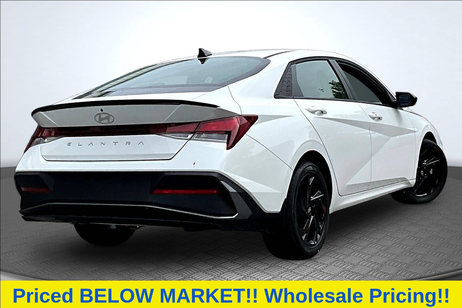 Used 2026 Hyundai Elantra Sport FWD image 6