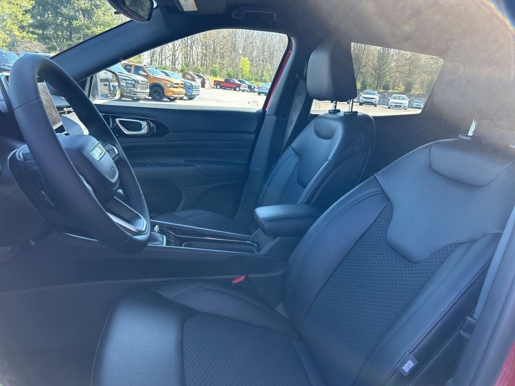 New 2026 Jeep Compass Latitude AWD/4WD image 11