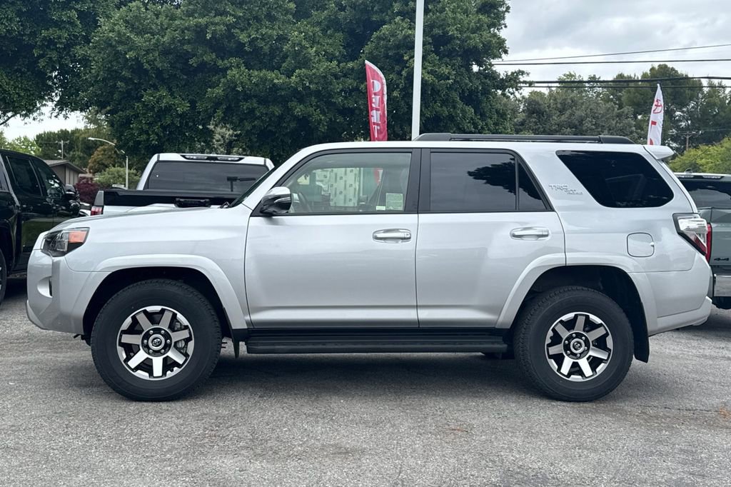 Certified 2024 Toyota 4Runner TRD Off-Road Premium w/ Moonroof Package AWD/4WD image 6