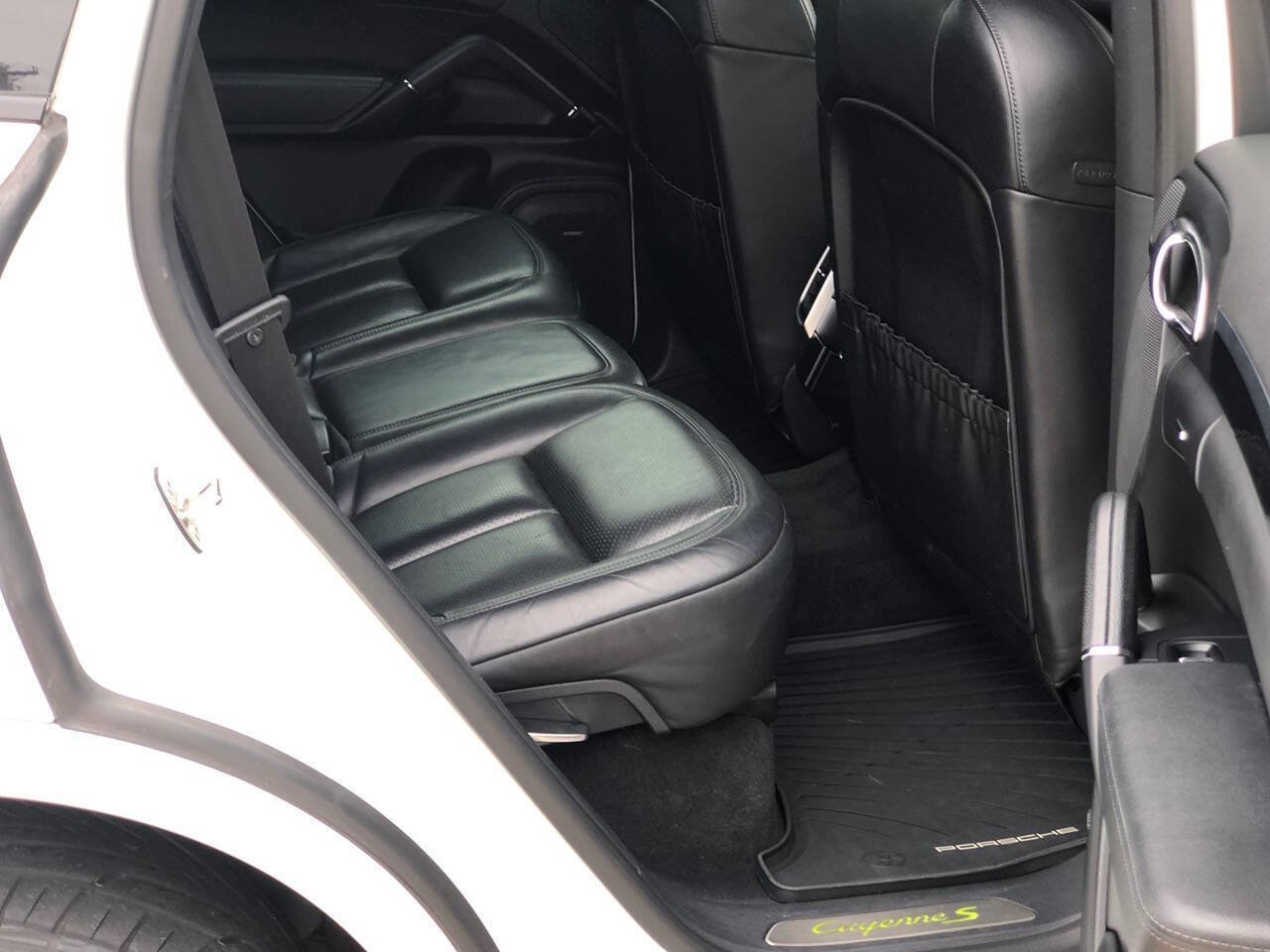Used 2017 Porsche Cayenne S Platinum image 10