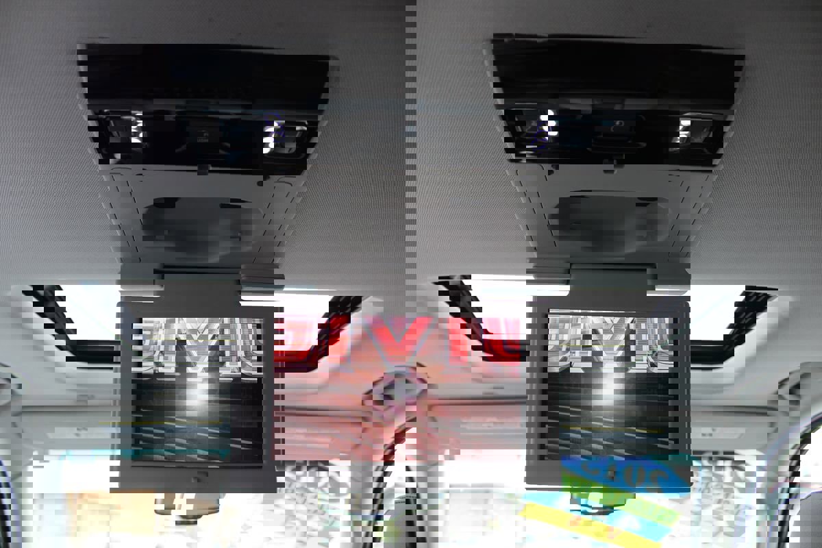 Used 2015 GMC Yukon SLT w/ Open Road Package image 27