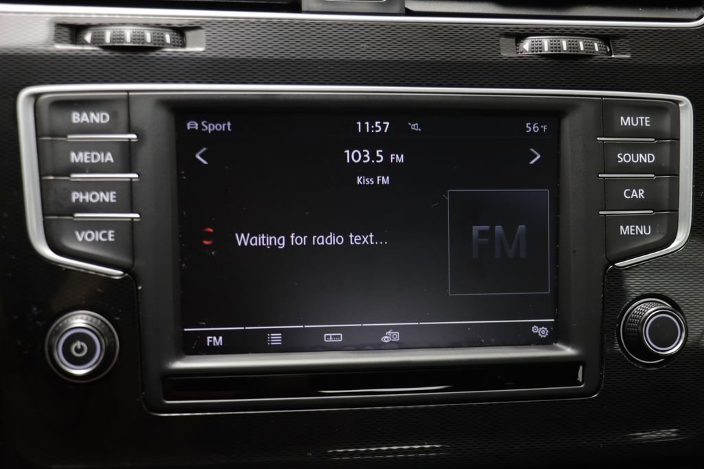 Used 2016 Volkswagen Golf 4-Door FWD image 8
