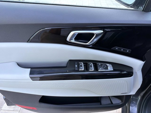 Used 2024 Kia Carnival SX Prestige image 9