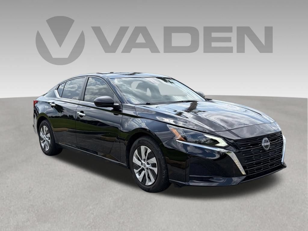 Used 2025 Nissan Altima 2.5 S FWD image 30