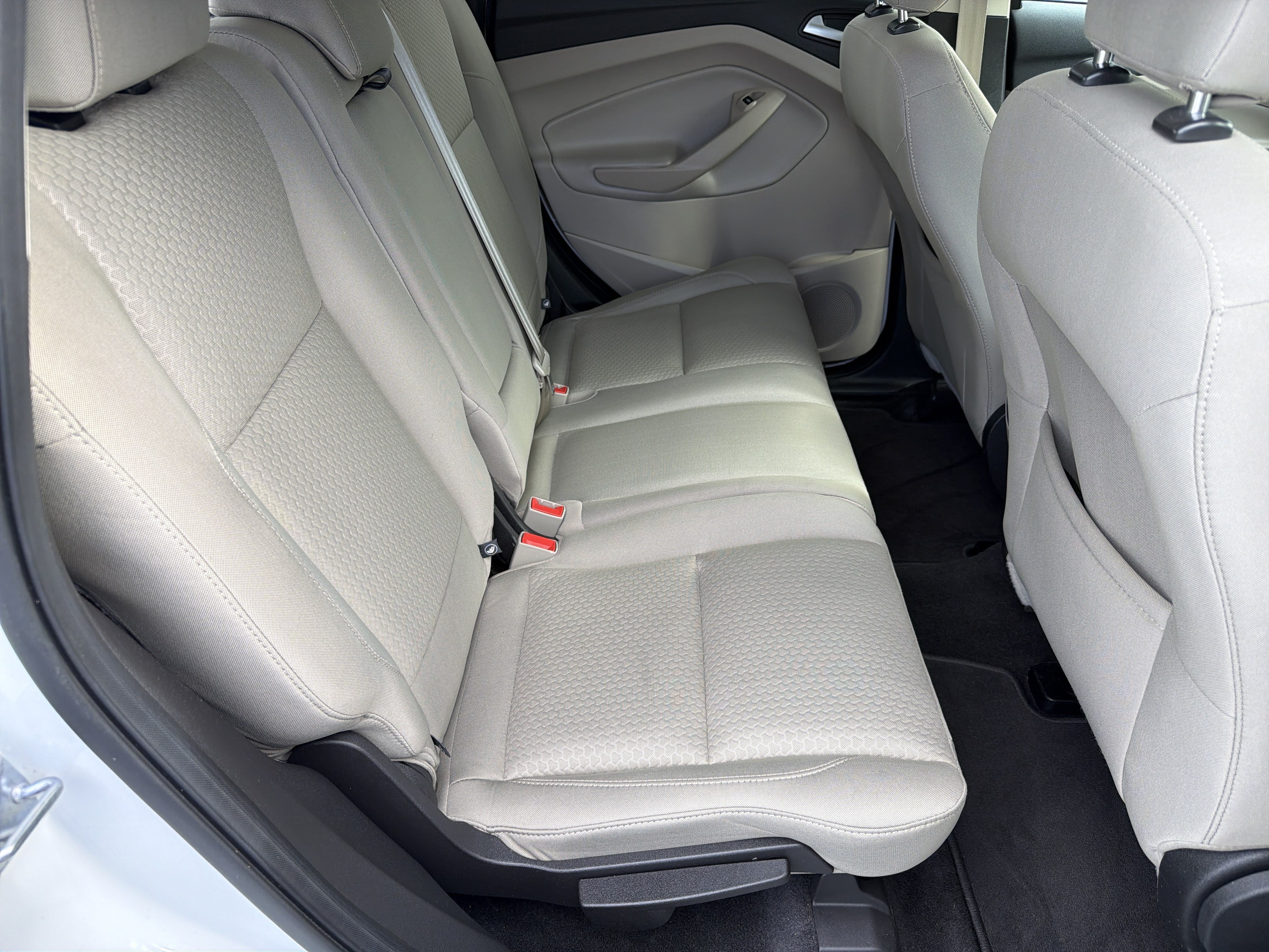 Used 2018 Ford Escape SE w/ Ford Safe & Smart Package FWD image 13