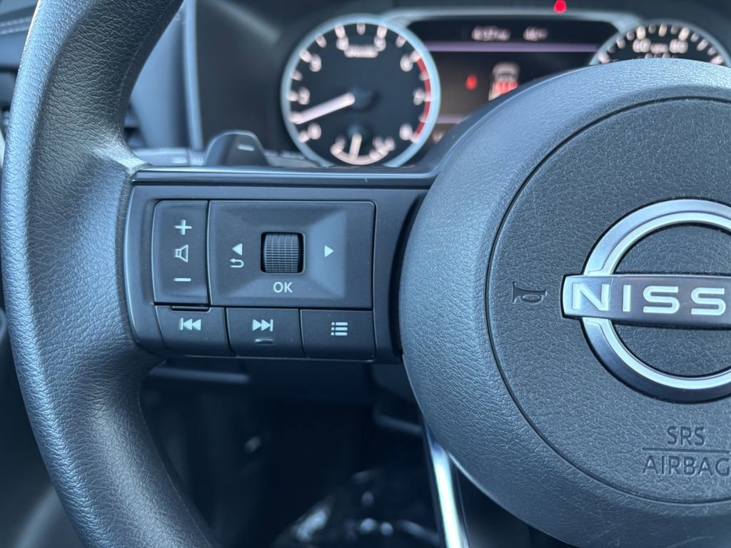 Used 2024 Nissan Rogue S image 15