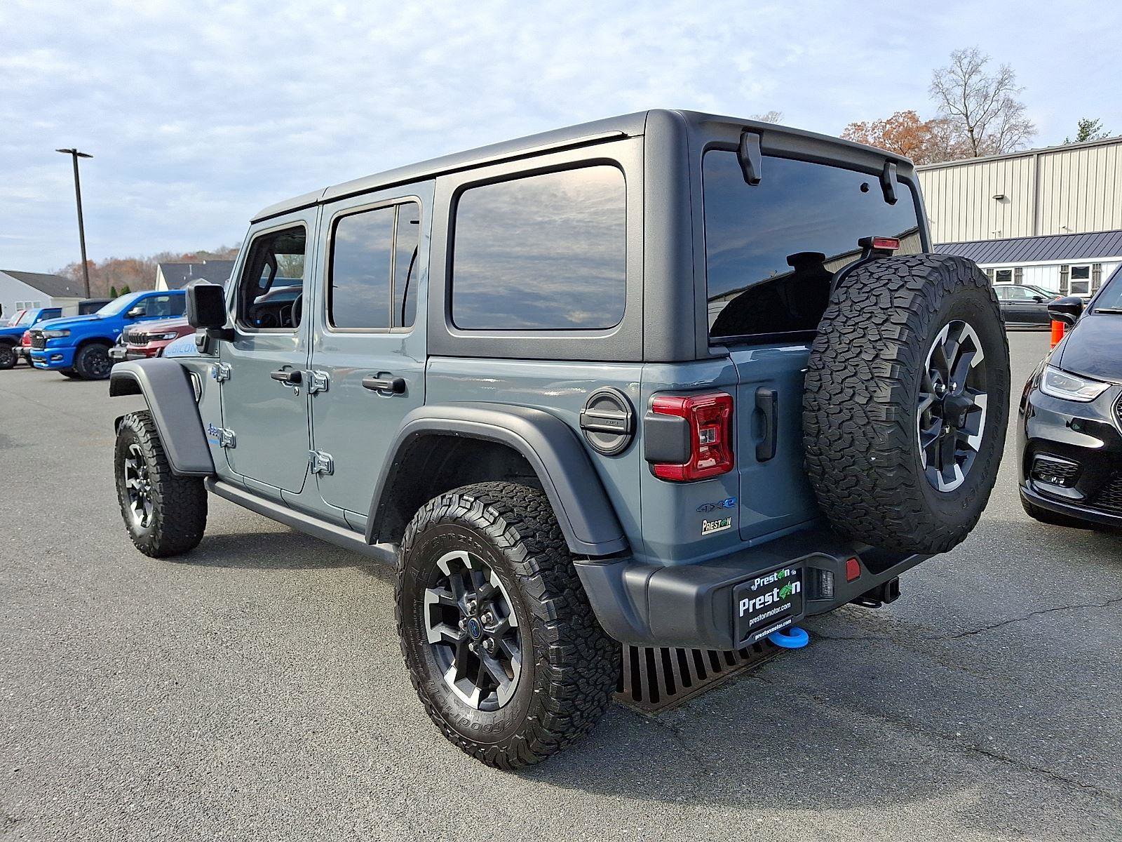 Used 2024 Jeep Wrangler Unlimited Rubicon 4xe w/ Technology Group image 9