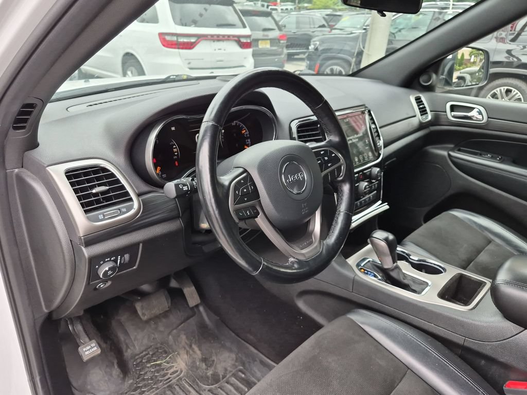 Used 2021 Jeep Grand Cherokee Laredo X AWD/4WD image 12