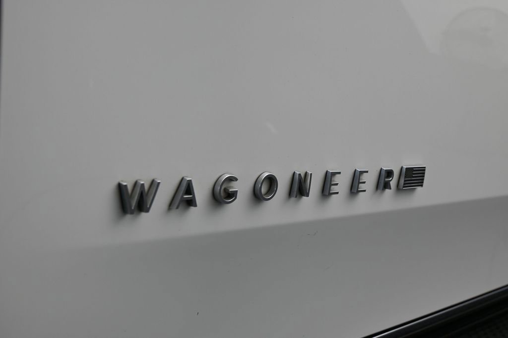 Used 2022 Jeep Wagoneer Series III RWD image 29