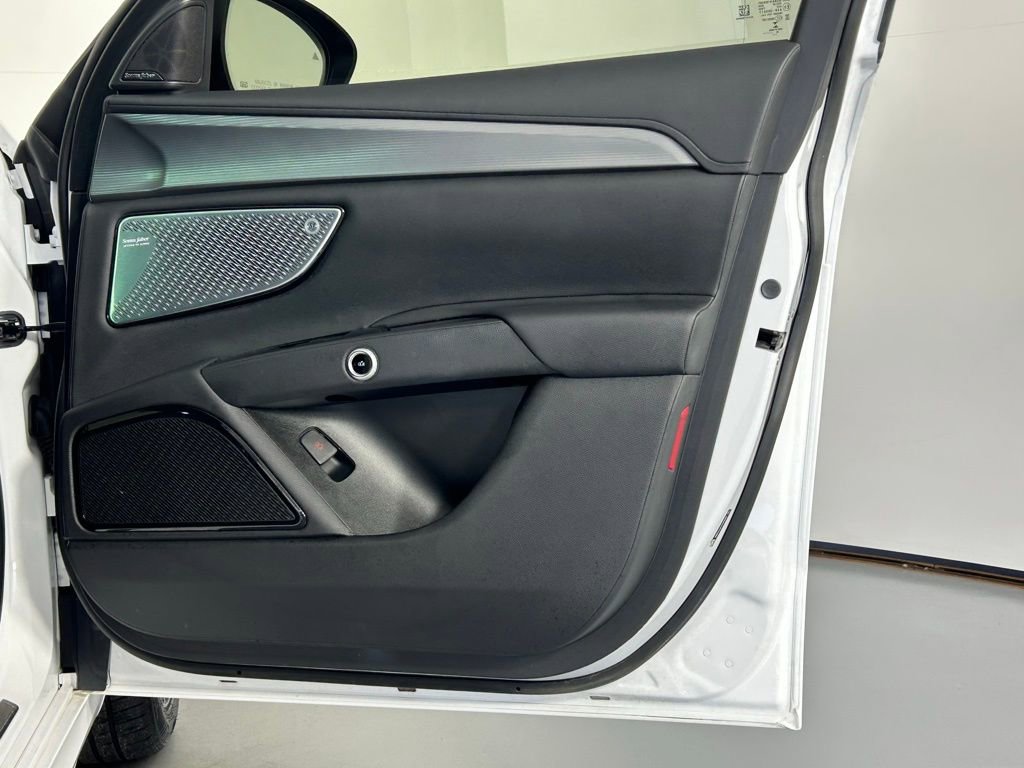 Used 2023 Maserati Grecale GT image 11