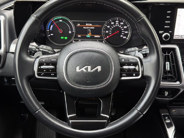 Used 2023 Kia Sorento EX w/ Panoramic Sunroof Package FWD image 12