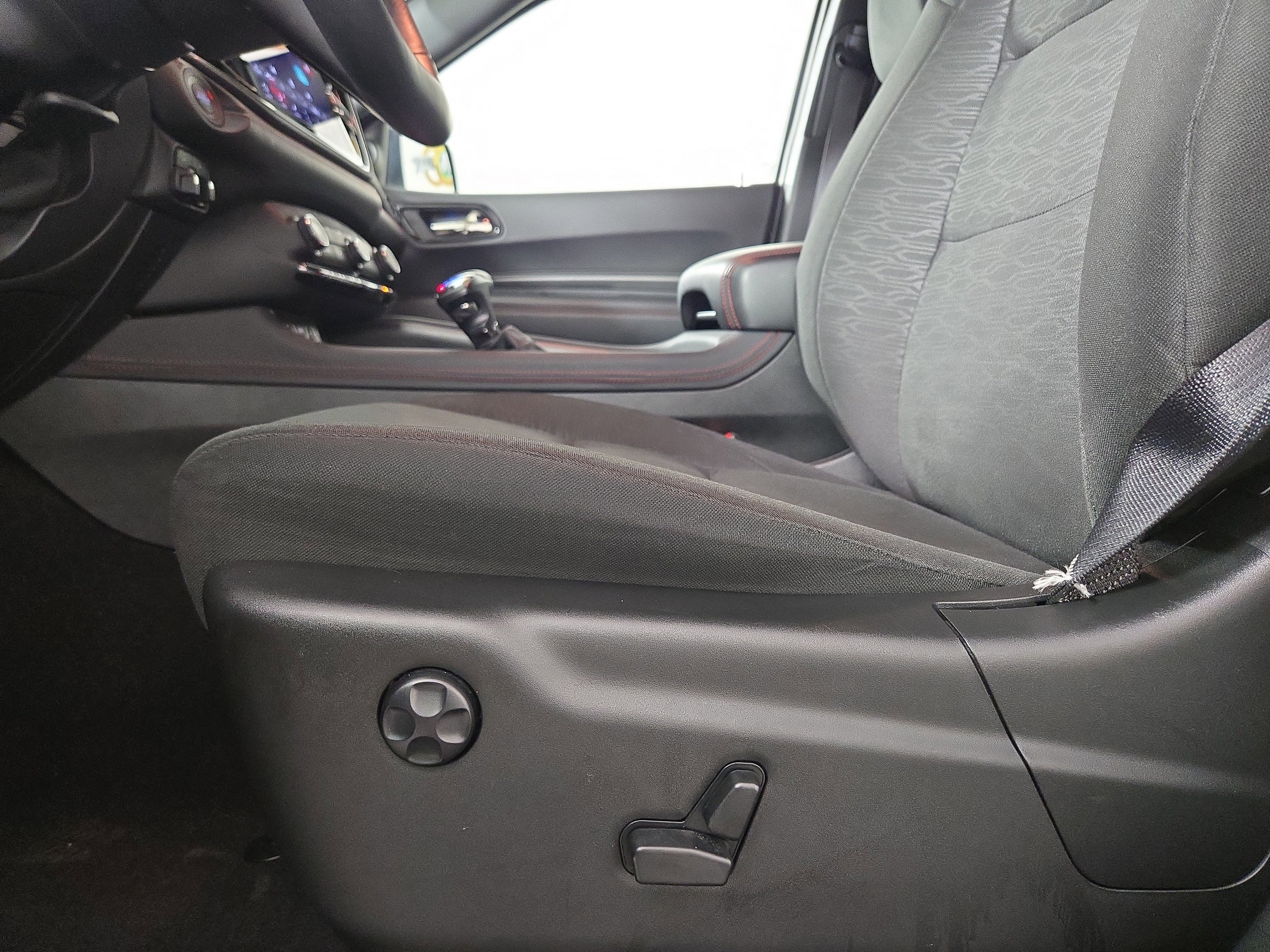 Certified 2025 Dodge Durango GT w/ Blacktop Package image 34