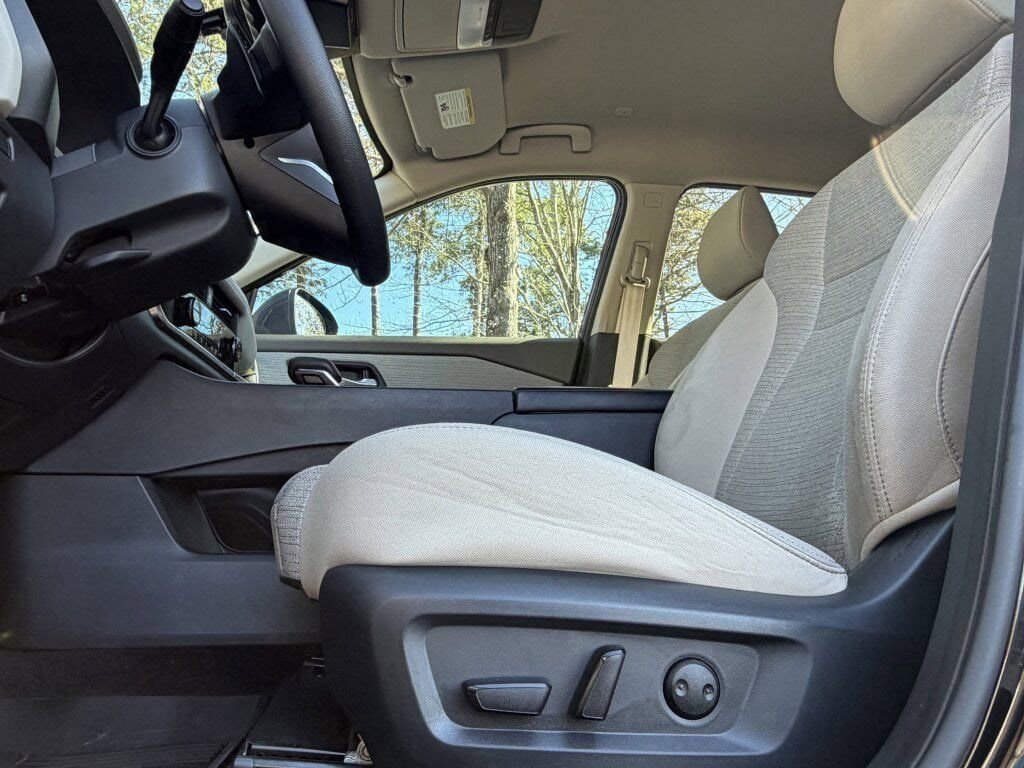 Certified 2023 Nissan Rogue SV image 26