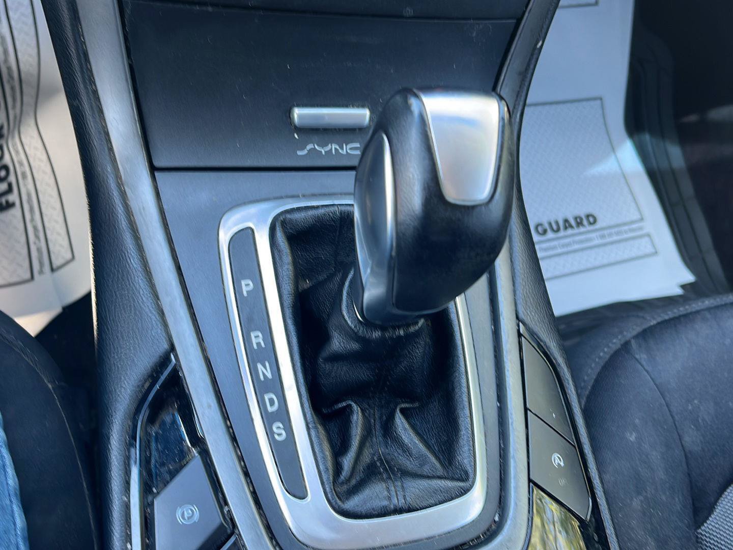 Used 2016 Ford Edge SE FWD image 16
