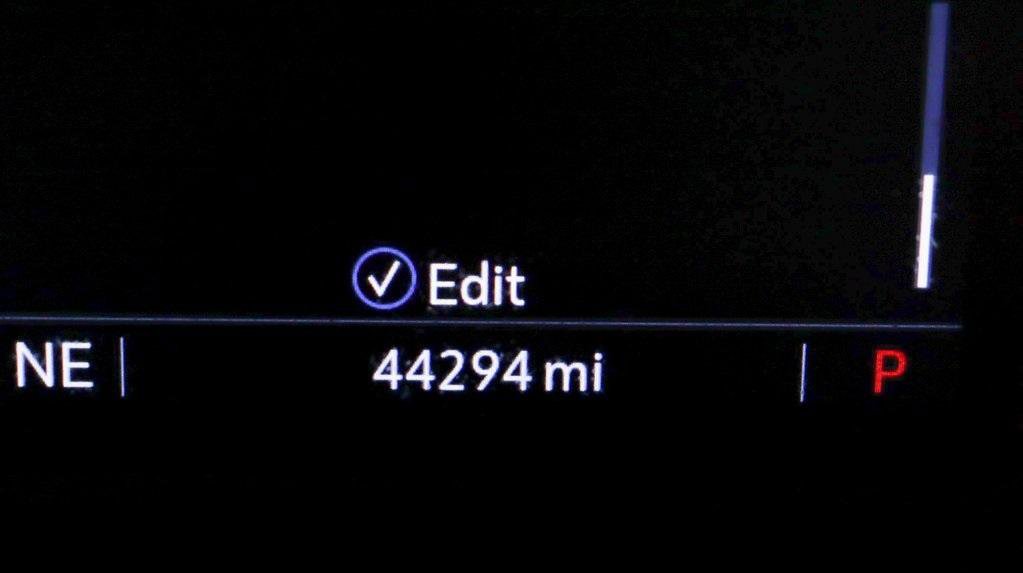 Used 2020 Cadillac XT4 Premium Luxury image 16