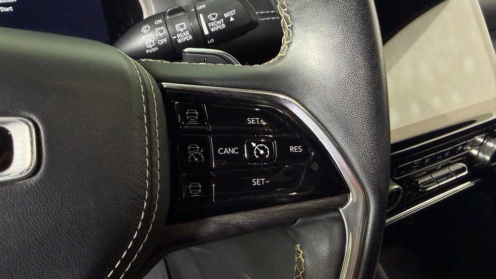 Used 2022 Jeep Grand Cherokee L Overland w/ Luxury Tech Group IV AWD/4WD image 19
