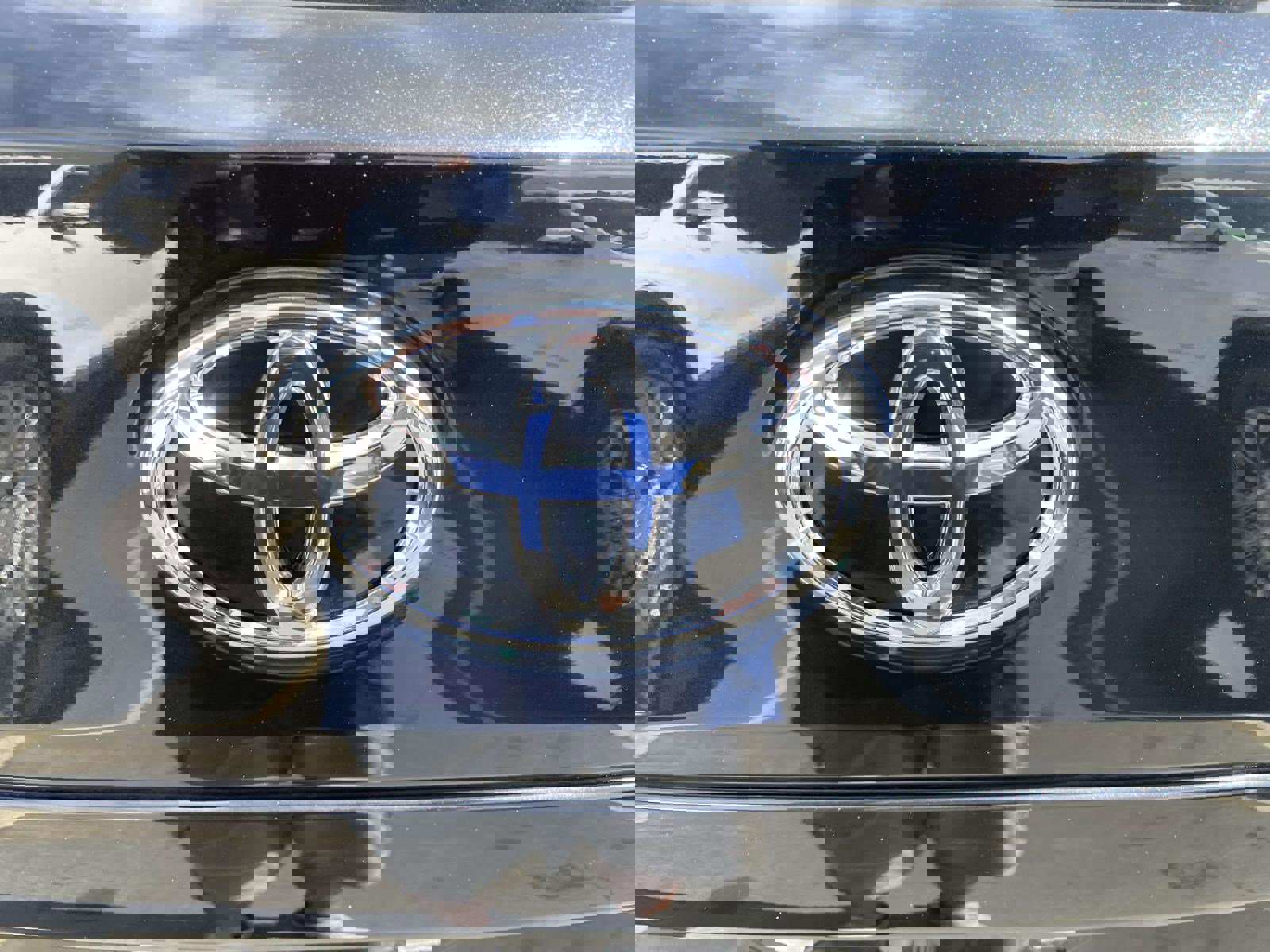 Used 2023 Toyota Corolla Cross L image 20