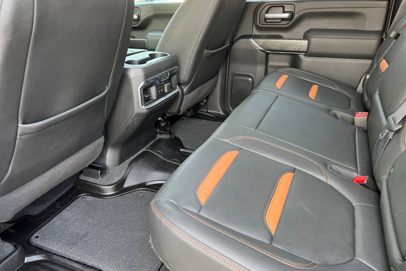 Used 2021 GMC Sierra 2500 AT4 w/ AT4 Preferred Package image 9