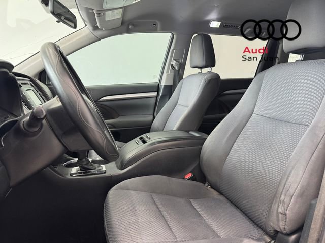 Used 2015 Toyota Highlander LE FWD image 29