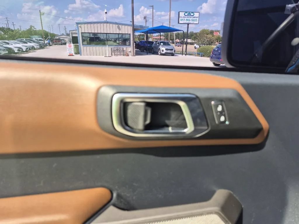 Used 2022 Ford Bronco Outer Banks w/ Sasquatch Package AWD/4WD image 13