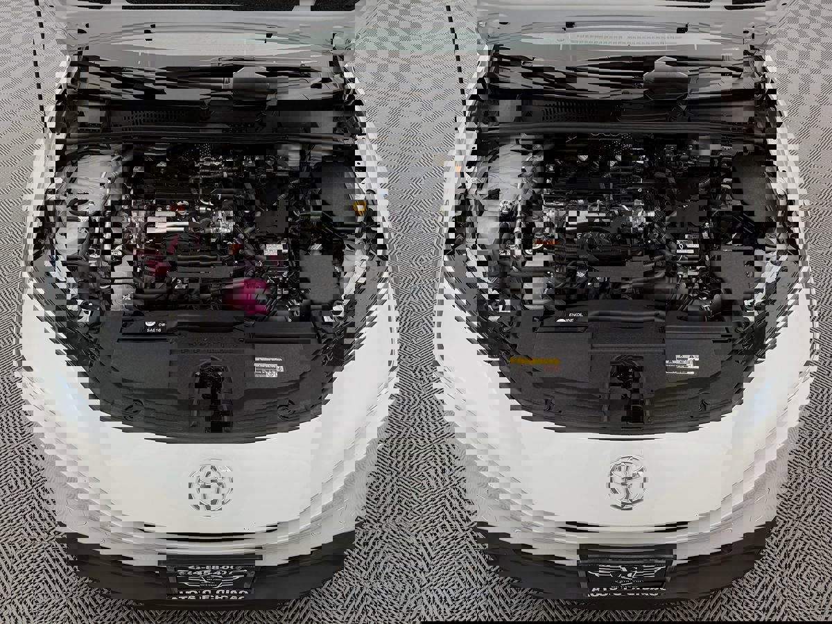 Used 2025 Toyota Prius LE image 32