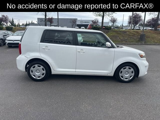 Used 2010 Scion xB FWD image 4