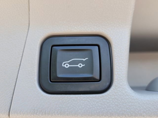 Certified 2020 GMC Acadia SLT w/ Driver Alert Package II FWD image 6