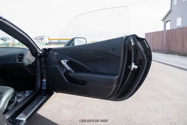 Used 2018 Chevrolet Corvette Stingray Coupe w/ 1LT image 33