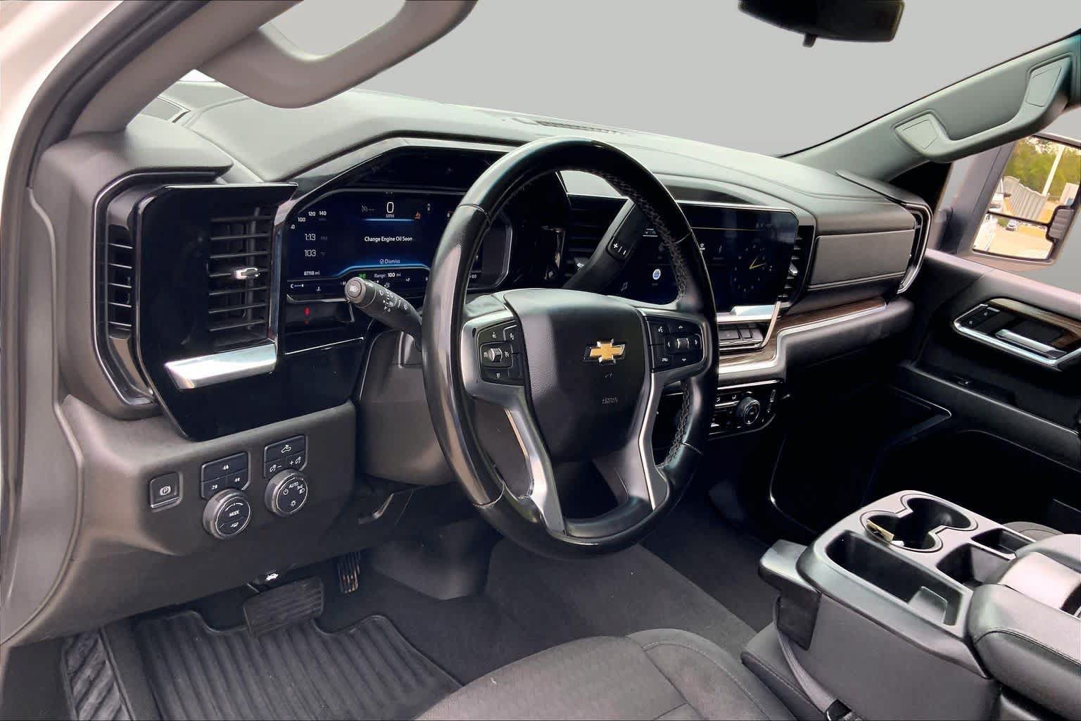 Used 2024 Chevrolet Silverado 2500 LT AWD/4WD image 18