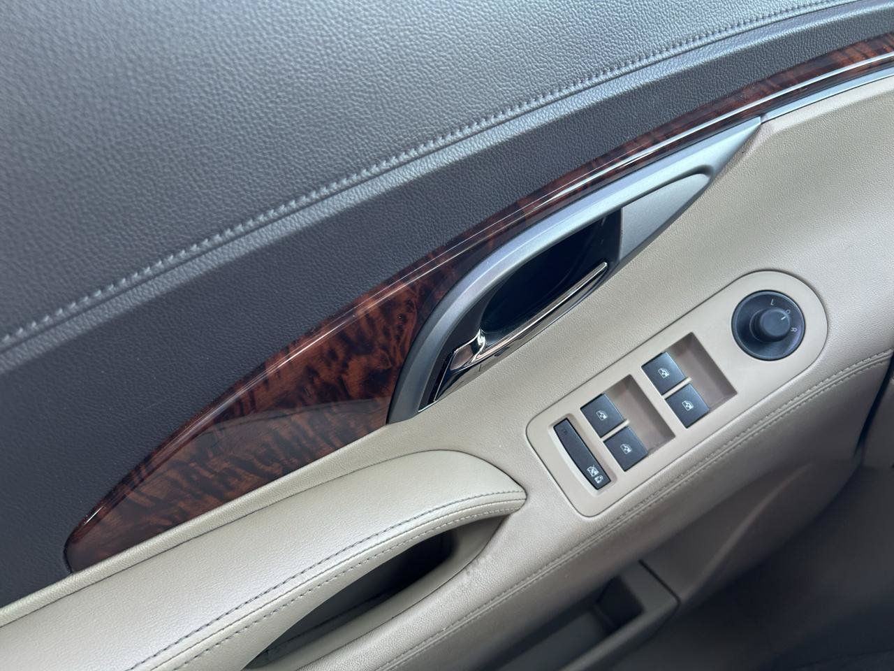 Used 2011 Buick LaCrosse CX FWD image 26