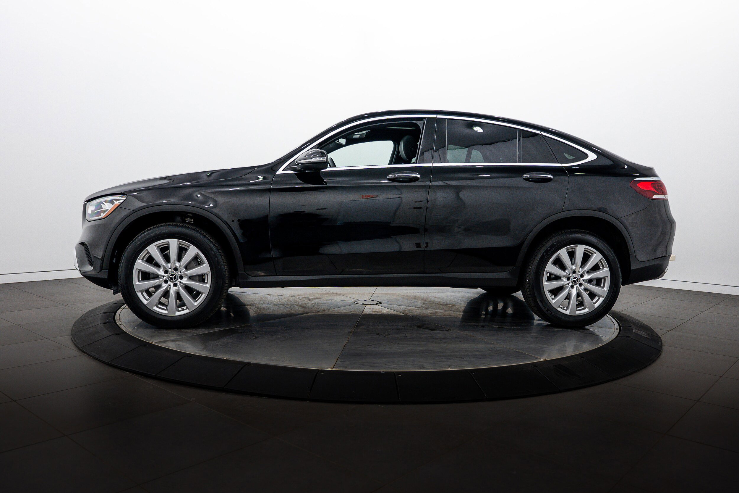 Used 2020 Mercedes-Benz GLC 300 4MATIC Coupe image 6