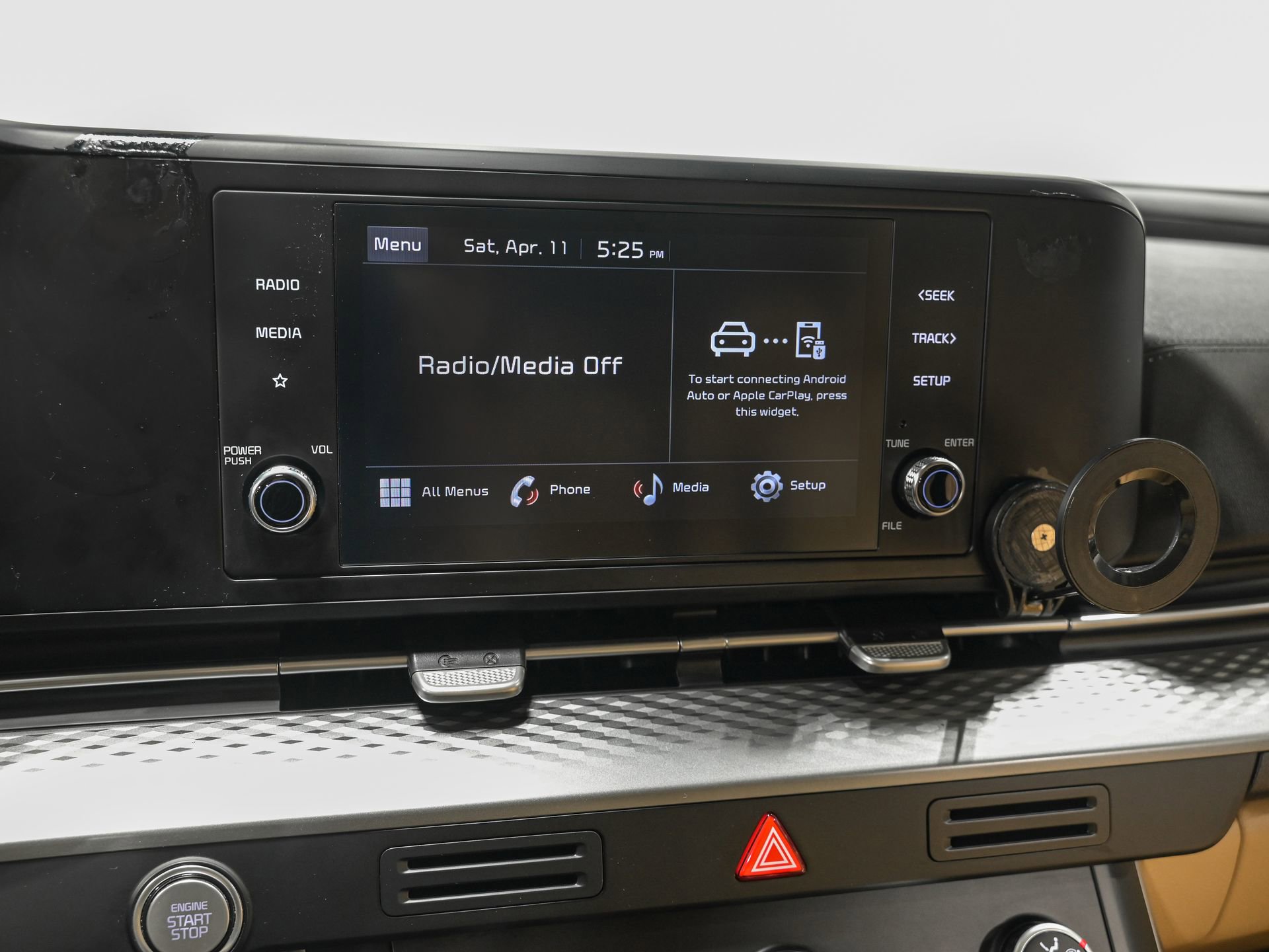 Used 2023 Kia Carnival LX image 22