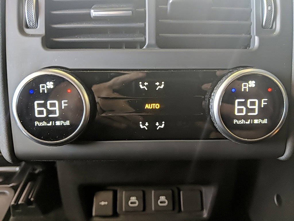 Used 2023 Land Rover Discovery HSE R-Dynamic image 19