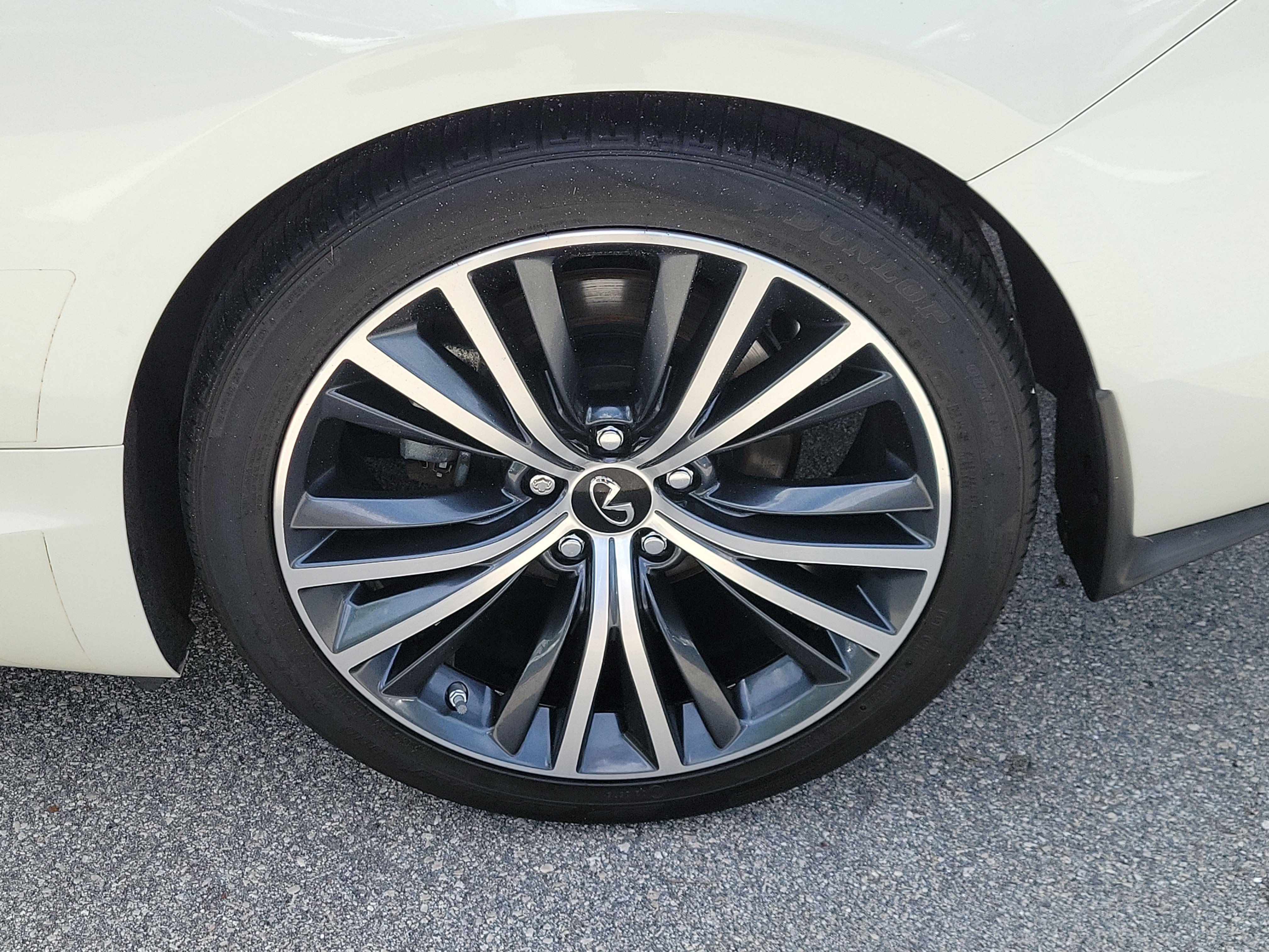 Used 2021 INFINITI Q60 3.0t Luxe w/ Essential Package AWD/4WD image 6