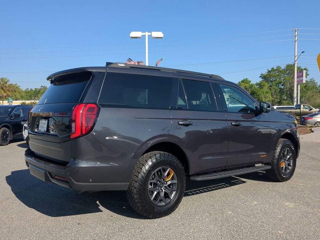 Used 2025 Ford Expedition Tremor AWD/4WD image 3