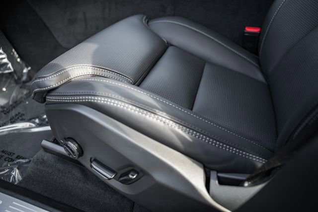 New 2026 Volvo XC90 B6 Ultra w/ Protection Package Premier AWD/4WD image 36