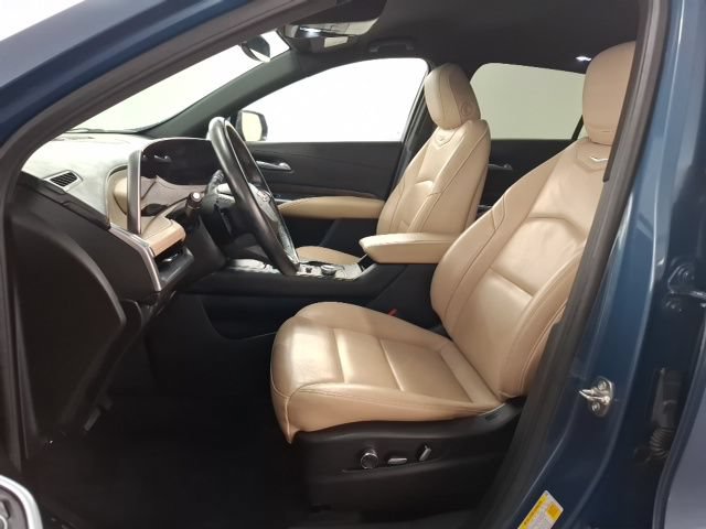 Used 2025 Cadillac XT4 Premium Luxury FWD image 18