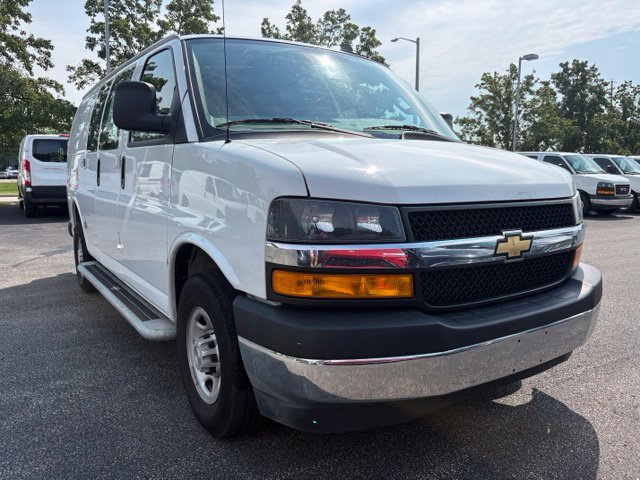 Used 2025 Chevrolet Express 2500 w/ Driver Convenience Package RWD image 15