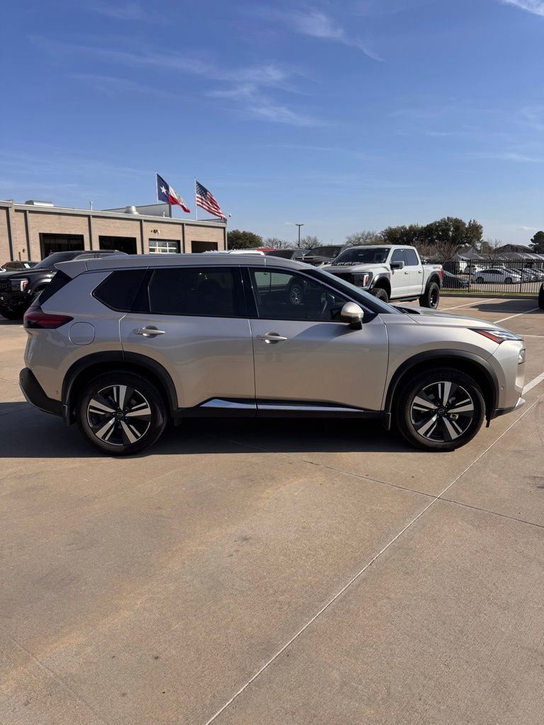 Used 2023 Nissan Rogue Platinum w/ Platinum Premium Package image 9