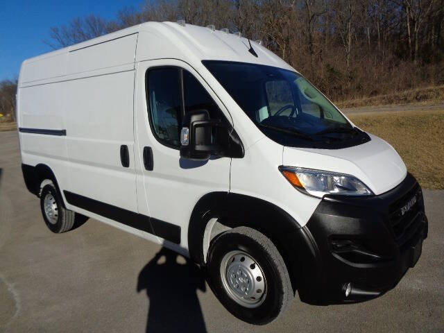 Used 2023 RAM ProMaster 2500 w/ Driver Convenience Group image 9