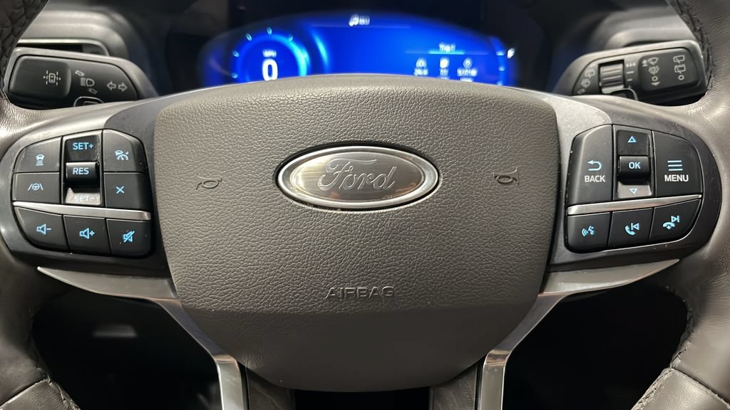 Used 2020 Ford Explorer Platinum w/ Premium Technology Package AWD/4WD image 16